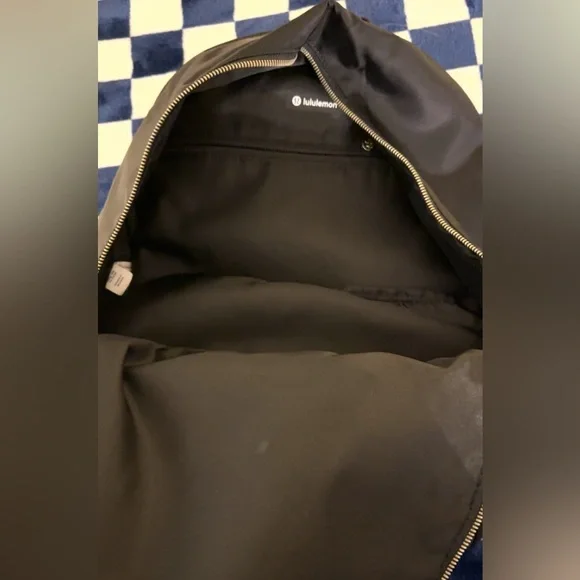 Lululemon City adventurer backpack - Picture 4 of 9